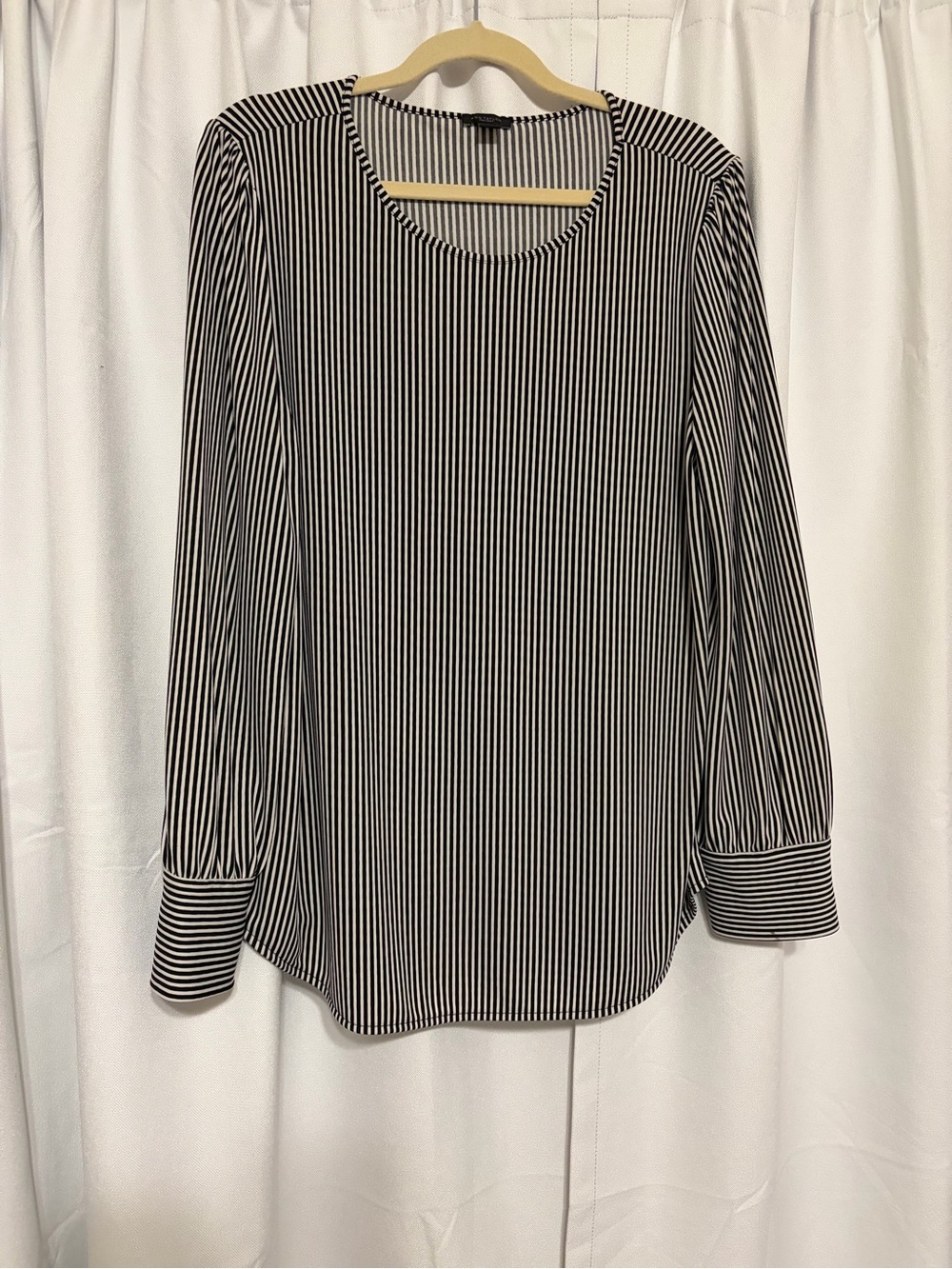 Ann Taylor Black and White Vertical Stripe Long Sleeve Top